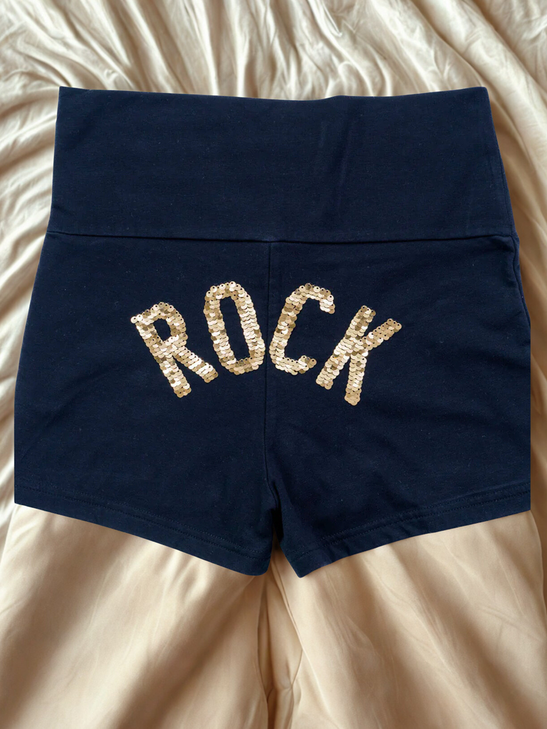 COZY -shortsit, rock