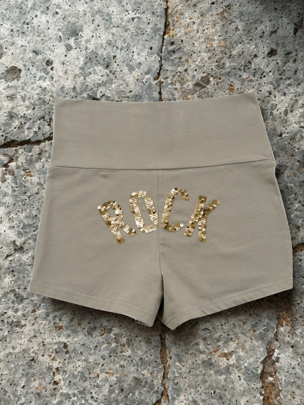 COZY -shortsit, rock